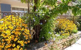 Les Hauts D'Eyragues Gite Reverie Meuble Classe 4 Etoiles